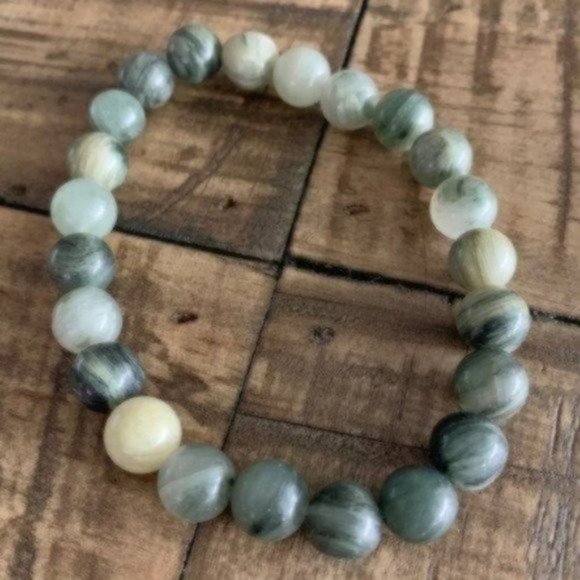 8mm Green Quartz Stretch Bead Bracelet - Picture 5 of 7